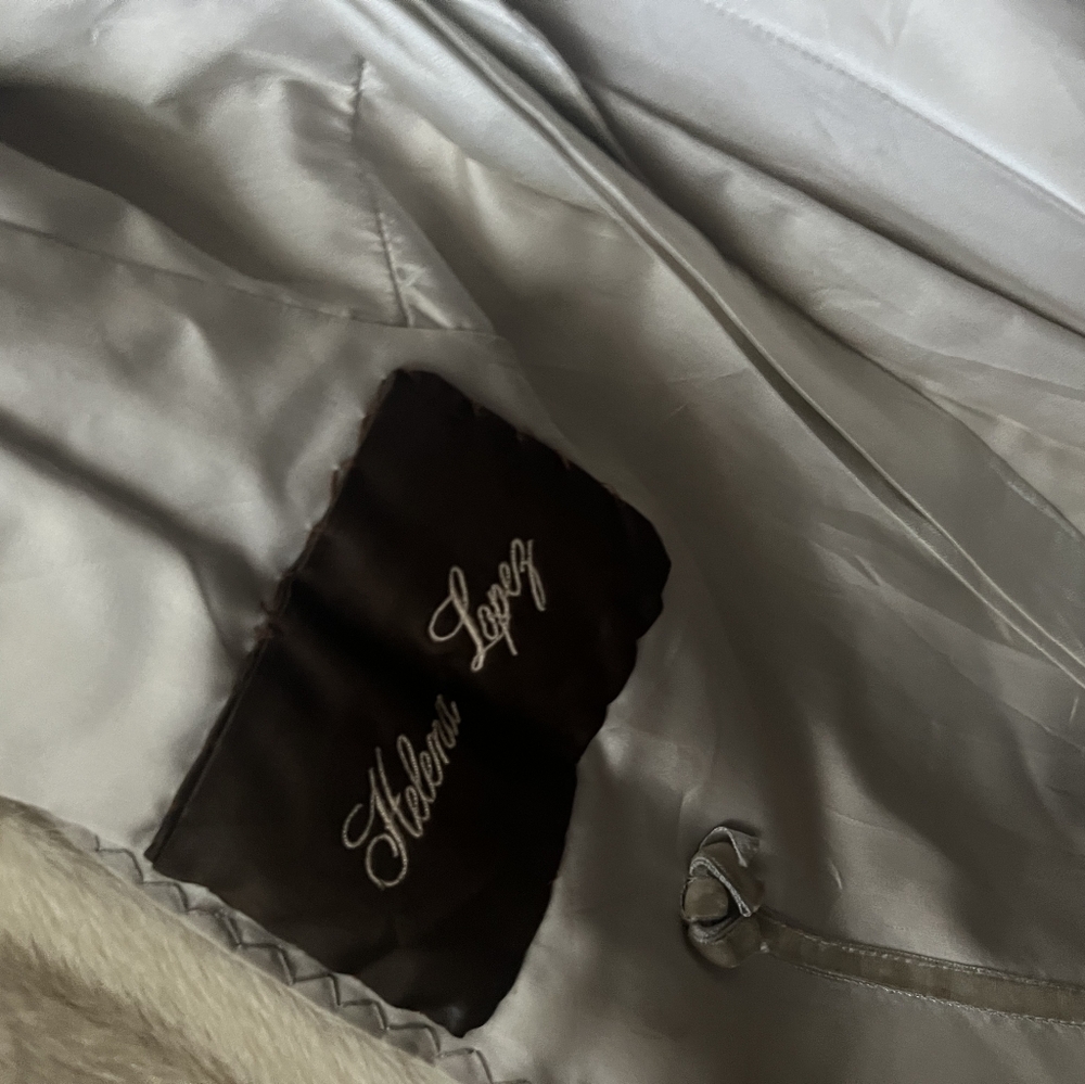 Flemington Sable Mink Elegant Cream Fur  Coat - Picture 6 of 9